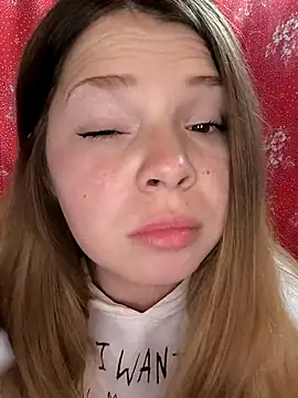 Snapshot of Zuli_Kiska chatting on 03.11.26 Zuli Kiska online show from 03.11.26