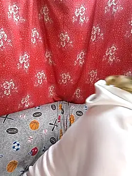 Snapshot of Zuli_Kiska chatting on 03.12.26 Zuli Kiska online show from 03.12.26