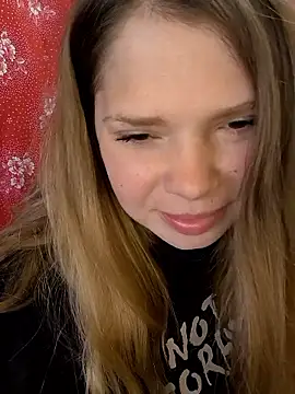 Snapshot of Zuli_Kiska chatting on 04.07.26 Zuli Kiska online show from 04.07.26