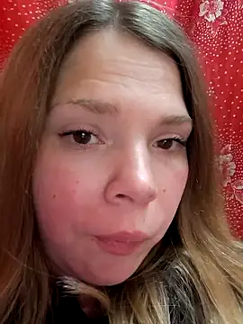 Snapshot of Zuli_Kiska chatting on 04.15.26 Zuli Kiska online show from 04.15.26