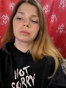 Snapshot of Zuli_Kiska chatting on 04.18.26 Zuli Kiska online show from 04.18.26