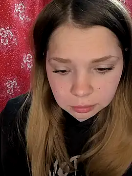 Snapshot of Zuli_Kiska chatting on 04.23.26 Zuli Kiska online show from 04.23.26
