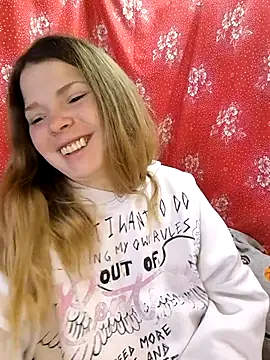 Snapshot of Zuli_Kiska chatting on 04.30.26 Zuli Kiska online show from 04.30.26