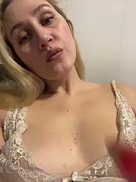 YourBlondee online show from 01.15.25