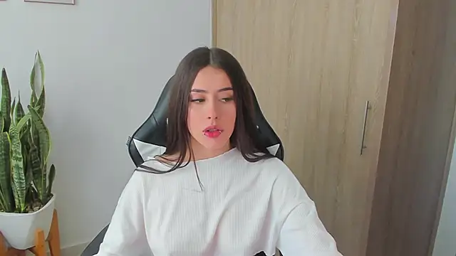 Snapshot of iriswest_ chatting on 12.26.24 iriswest  online show from 12.26.24