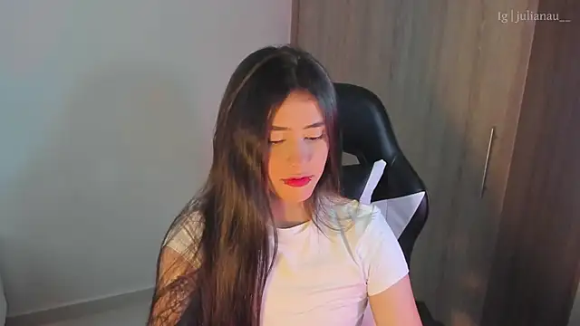 Snapshot of iriswest_ chatting on 01.22.25 iriswest  online show from 01.22.25
