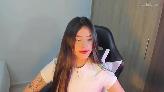 Snapshot of iriswest_ chatting on 01.23.25 iriswest  online show from 01.23.25