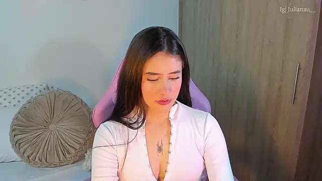 Snapshot of iriswest_ chatting on 03.23.25 iriswest  online show from 03.23.25