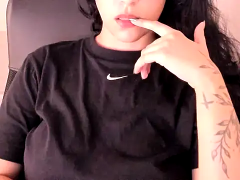 Snapshot of Kristenbr chatting on 04.08.26 Kristenbr online show from 04.08.26
