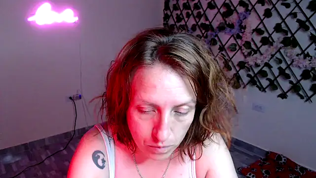 Snapshot of kittykalor09 chatting on 04.22.26 kittykalor09 online show from 04.22.26