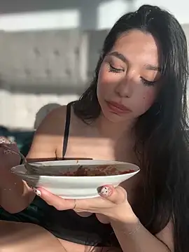 LoveLillyy online show from 01.18.25