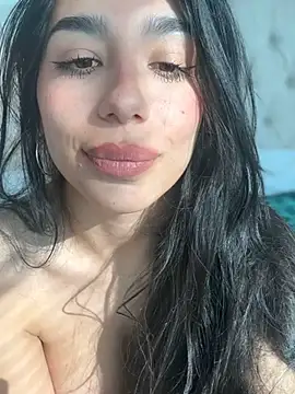 LoveLillyy online show from 01.30.25