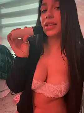 LoveLillyy online show from 02.13.25