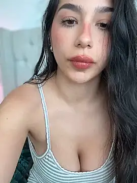 LoveLillyy online show from 03.04.25