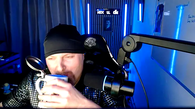 Snapshot of DerPornoPete chatting on 04.26.26 DerPornoPete online show from 04.26.26
