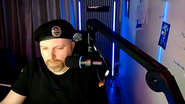 Snapshot of DerPornoPete chatting on 05.17.26 DerPornoPete online show from 05.17.26