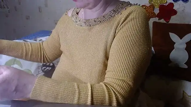 Snapshot of QueenLana chatting on 02.20.25 QueenLana online show from 02.20.25