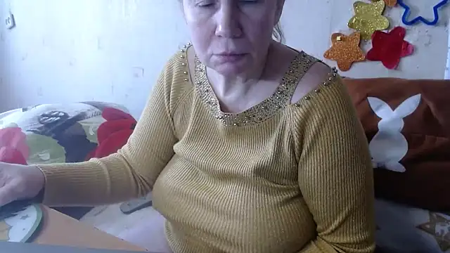 Snapshot of QueenLana chatting on 02.21.25 QueenLana online show from 02.21.25