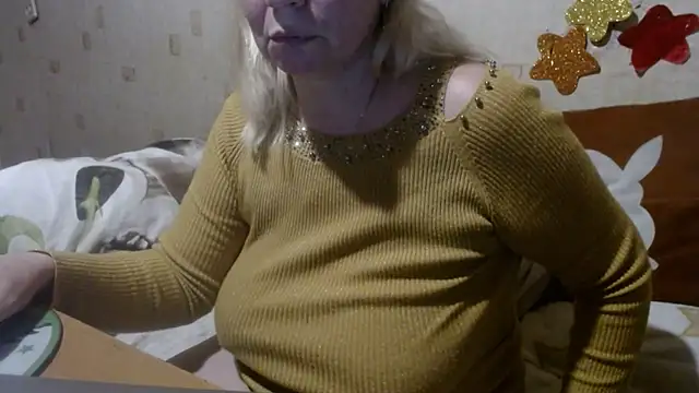 Snapshot of QueenLana chatting on 02.26.25 QueenLana online show from 02.26.25