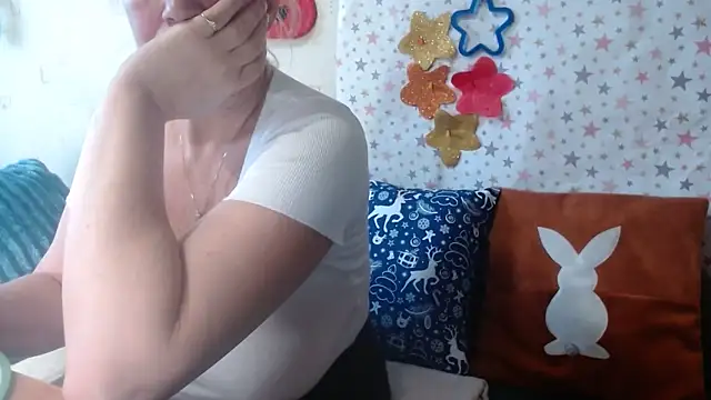 Snapshot of QueenLana chatting on 12.14.25 QueenLana online show from 12.14.25