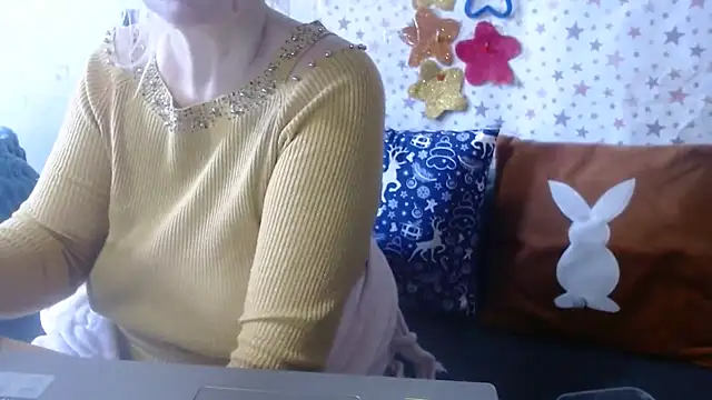 Snapshot of QueenLana chatting on 01.12.26 QueenLana online show from 01.12.26