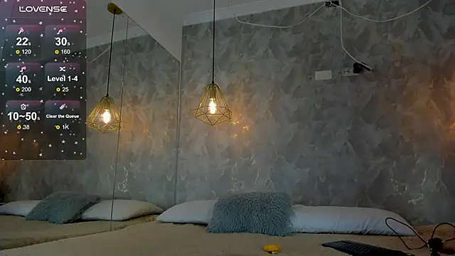 danaythamara1 online show from 04.19.26