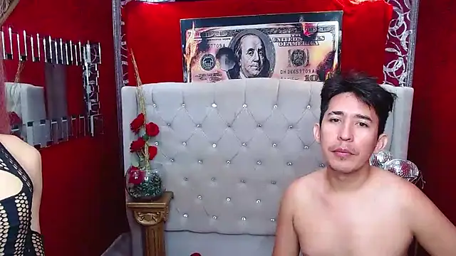 Snapshot of shannentrans chatting on 12.15.24 shannentrans online show from 12.15.24