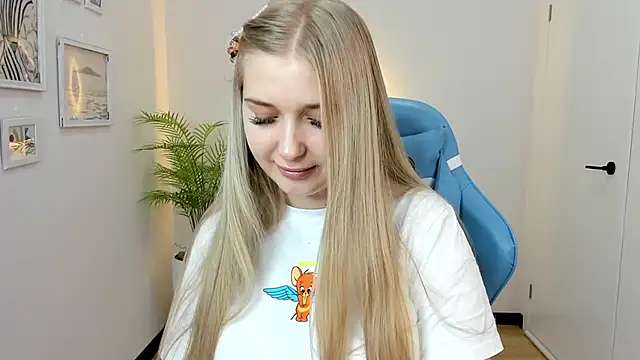 Snapshot of Adr1ana_ chatting on 12.05.24 Adr1ana online show from 12.05.24