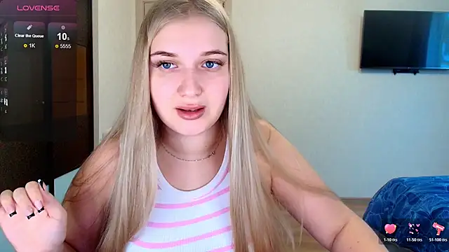 Snapshot of Adr1ana_ chatting on 11.05.25 Adr1ana online show from 11.05.25