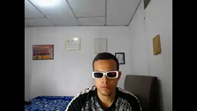 Snapshot of Oliver_Wilding chatting on 03.04.26 Oliver Wilding online show from 03.04.26