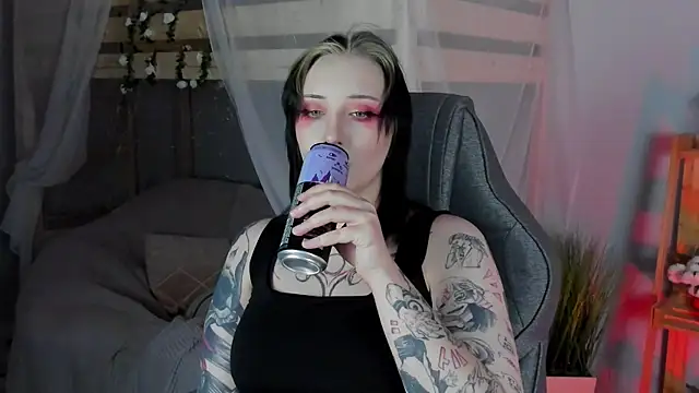 AsheLucker online show from 11.16.25