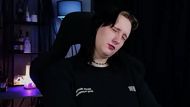 AsheLucker online show from 02.15.26