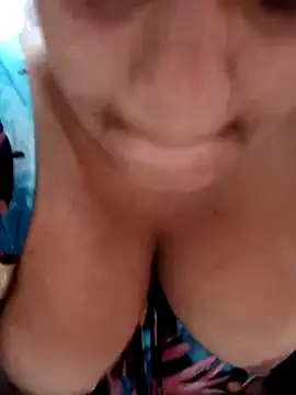 Hilarybunnyy online show from 01.19.25