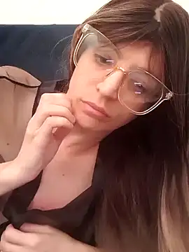 Snapshot of LouGabriel chatting on 01.19.25 LouGabriel online show from 01.19.25