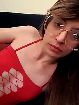 Snapshot of LouGabriel chatting on 02.08.25 LouGabriel online show from 02.08.25