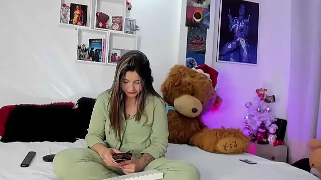 Sarah Jhonson online show from 12.20.24