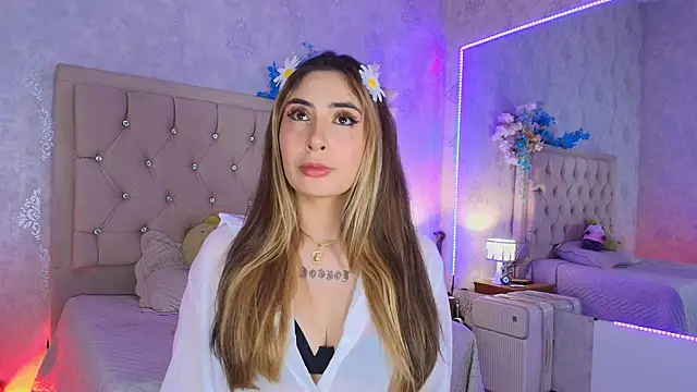 Snapshot of nini_love01 chatting on 05.19.26 nini love01 online show from 05.19.26