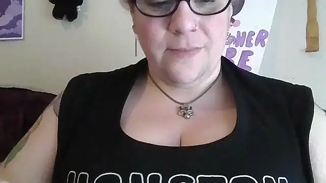 Snapshot of GothyBaby chatting on 04.26.26 GothyBaby online show from 04.26.26