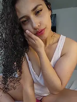 Snapshot of Lucy_Marin chatting on 02.09.26 Lucy Marin online show from 02.09.26