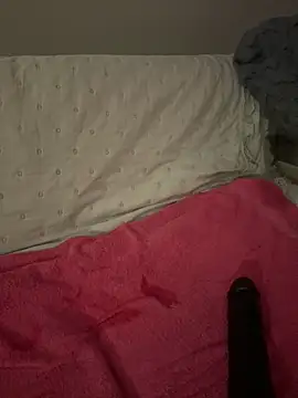 petuletra online show from 10.14.25