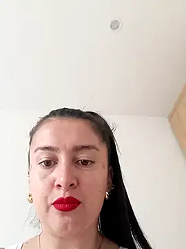 Snapshot of Cherry_1992 chatting on 05.19.26 Cherry 1992 online show from 05.19.26
