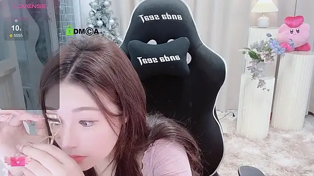 Happy Kitty online show from 12.19.24