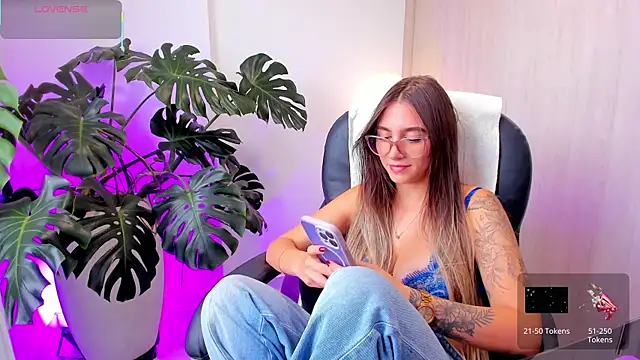 Snapshot of StacyConner chatting on 07.18.26 StacyConner online show from 07.18.26