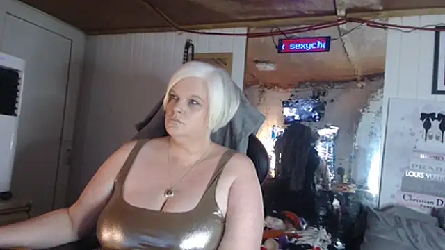 sexychazza16 online show from 11.20.25