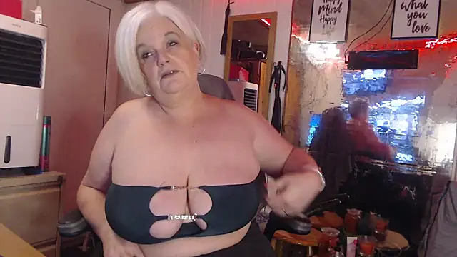 sexychazza16 online show from 01.06.26