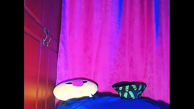 4-20SeXx online show from 10.13.25