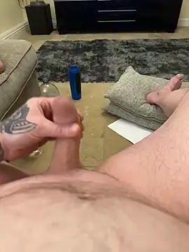 Snapshot of Dannyboy1430 chatting on 03.18.25 Dannyboy1430 online show from 03.18.25