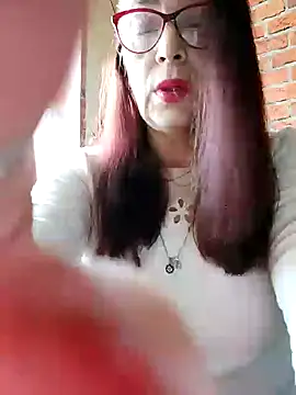 Snapshot of Love_Tina56 chatting on 10.28.25 Love Tina56 online show from 10.28.25