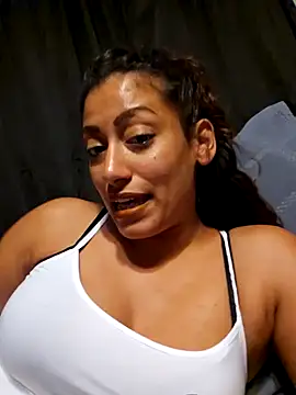 Nikkierosee online show from 12.18.24