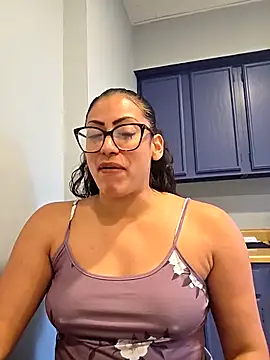 Nikkierosee online show from 10.22.25